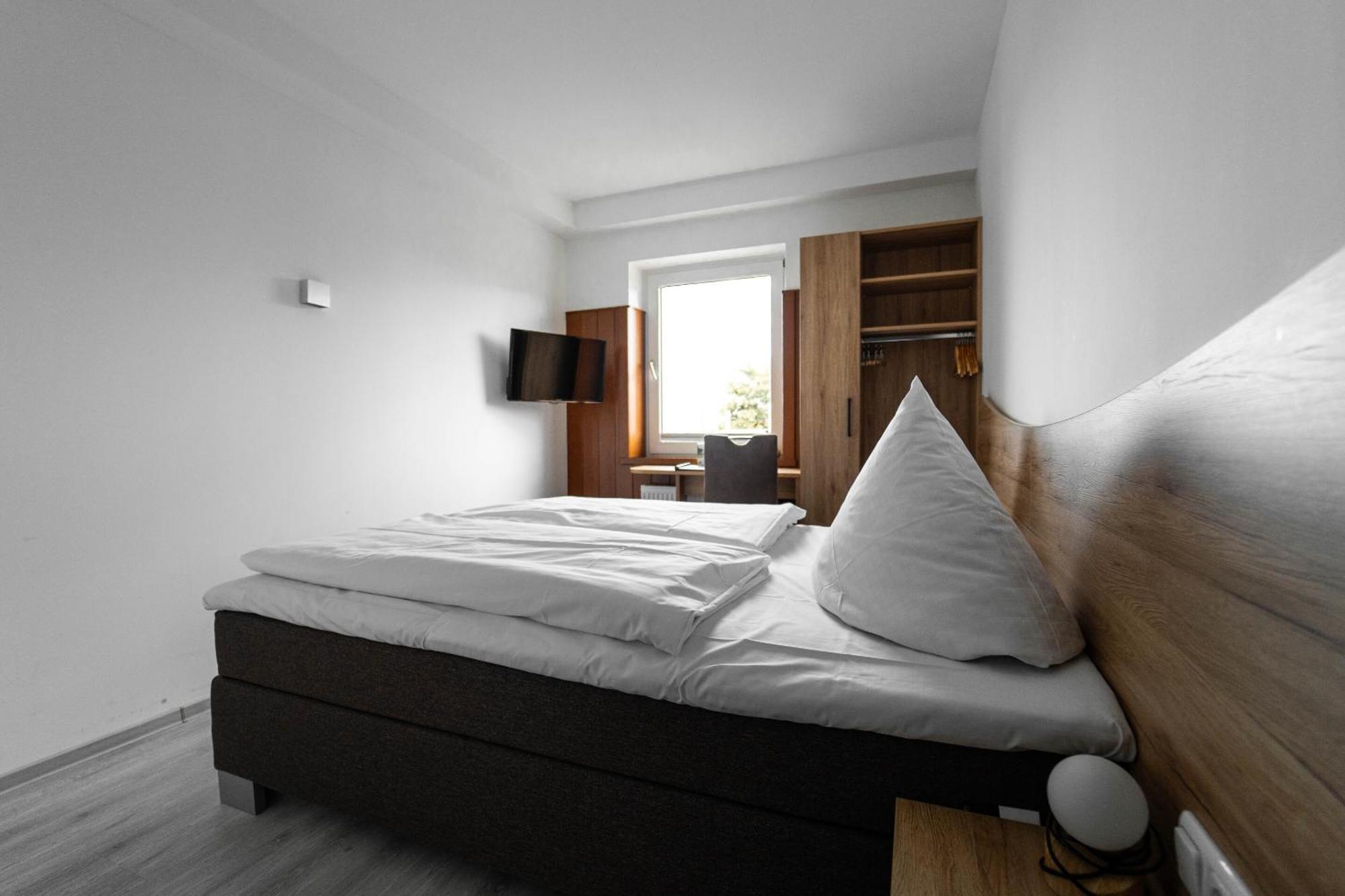 Berghotel Deutscher Flieger Wasserkuppe Gersfeld Habitación foto